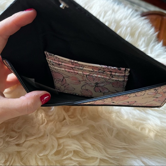 Pink blossom wallet from MNG Mango - Picture 3 of 3